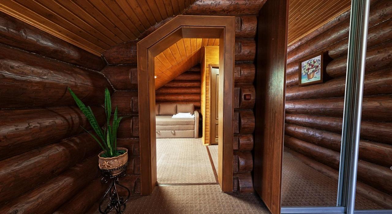 Zatyshok Hotel Svaliava Buitenkant foto