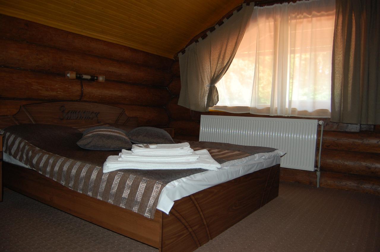 Zatyshok Hotel Svaliava Kamer foto