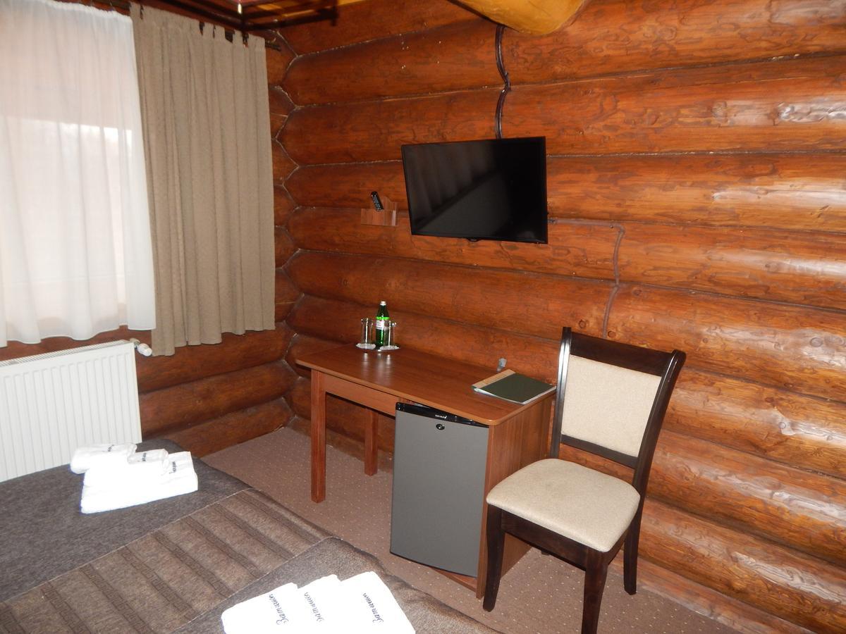 Zatyshok Hotel Svaliava Buitenkant foto